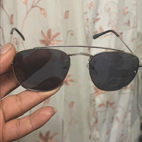 Sunglass - Picture 1 of 3